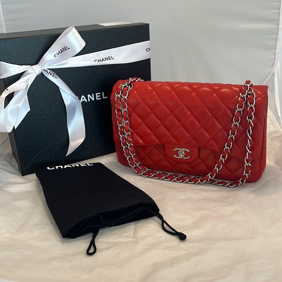 Chanel Quilted Jumbo Double Flap Bag - Picture 2 of 16